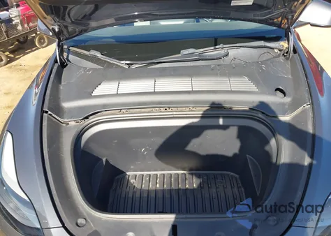 2022 Tesla Model Y Performance Dual Motor All-Wheel Drive z USA, uszkodzony, nr VIN 7SAYGDEF5NF406497